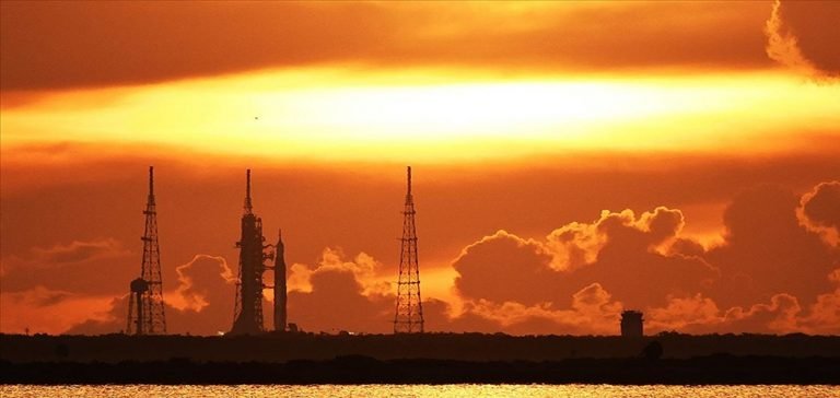 NASA’nın Ay’a fırlatacağı Artemis I misyonu Nicole Kasırgası nedeniyle yine ertelendi