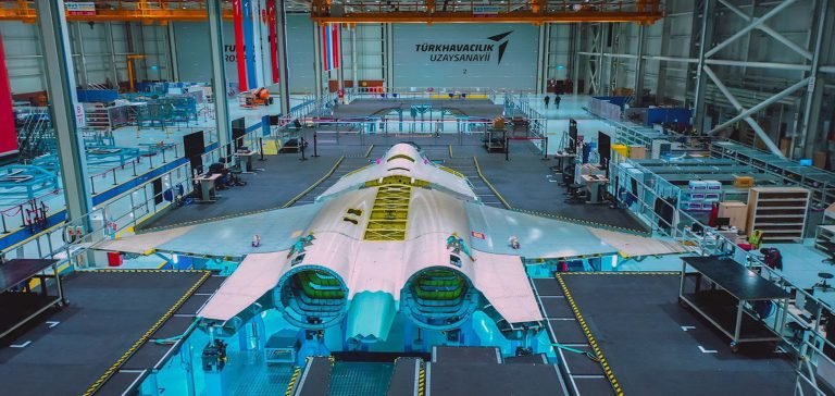 ASELSAN’dan uçak ve helikopterlere geniş ekran gösterge sistemi