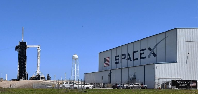 BAE’nin uzay aracını Ay’a gönderme tarihi ikinci kez ertelendi