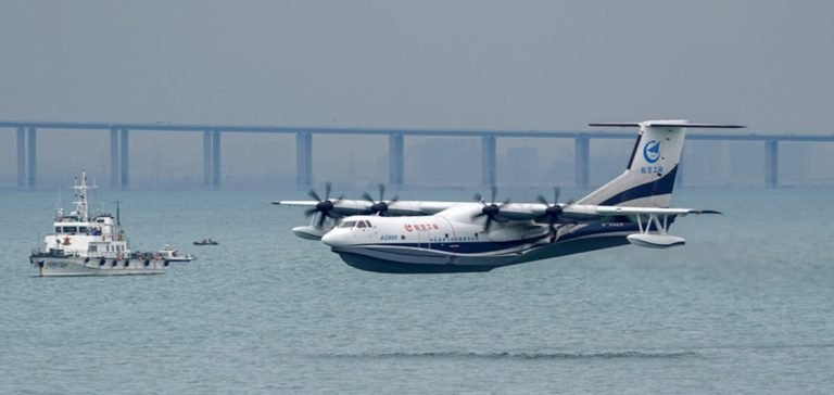 Çin Üç Büyük Amfibi Uçağı Test Ediyor