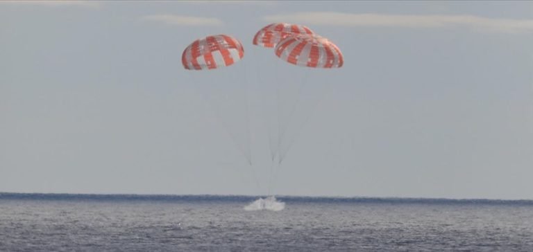 NASA’nın Ay’a dönüş programının test aracı Orion, Ay’ın yörüngesinden Dünya’ya döndü