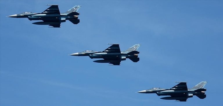 Japon savaş uçakları, İkinci Dünya Savaşı sonrası ilk kez Filipinler’e indi