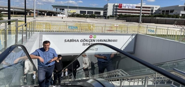 Pendik-Sabiha Gökçen Havalimanı metrosunda 2 ayda 1,4 milyon yolcu seyahat etti