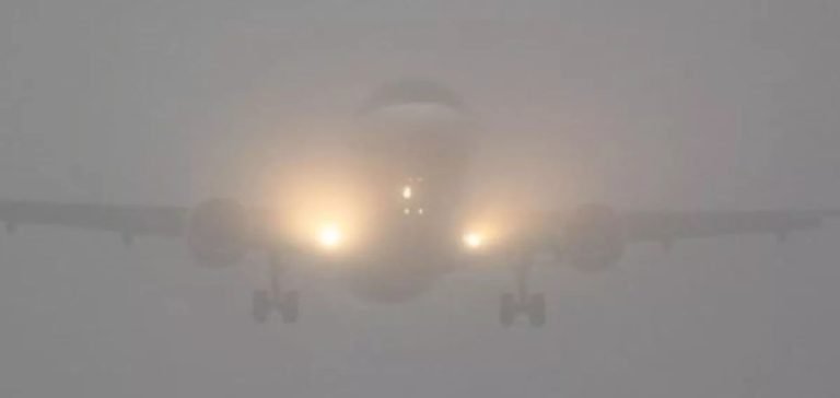 Sis yüzünden yolcu uçağı Eskişehir’e inemedi