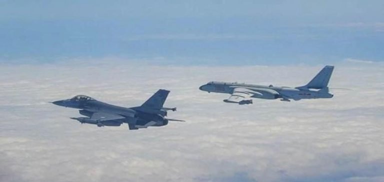 Çin’e ait 18 bombardıman uçağı, Tayvan’ın hava savunma sahasına girdi
