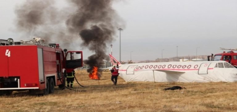 Van’da uçak kazası tatbikatı yapıldı