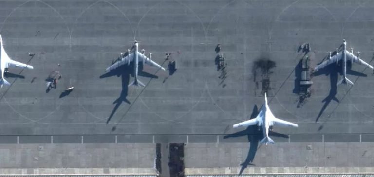 Rusya’da iki askeri havaalanında patlama: 3 ölü, 8 yaralı