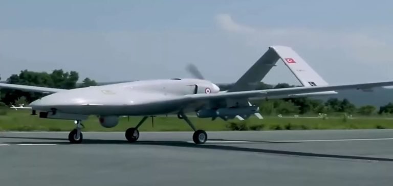 Güvenlik güçlerine 6 Bayraktar TB2 daha teslim edildi