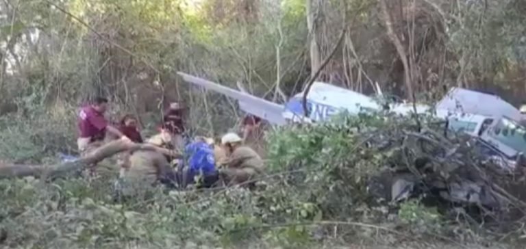 Meksika’da küçük uçak düştü: 2 yaralı