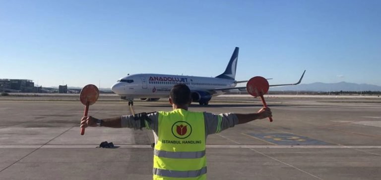 Ercan’a 5 günde 345 uçak giriş – çıkış yaptı