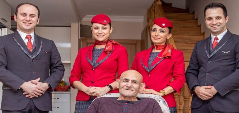 THY kabin memurları ‘çorapçı’ amcalarını unutmadı