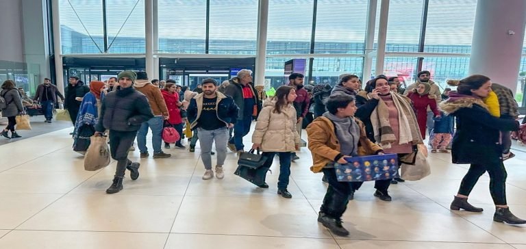 THY, deprem bölgelerinden 165 bin kişiyi tahliye etti