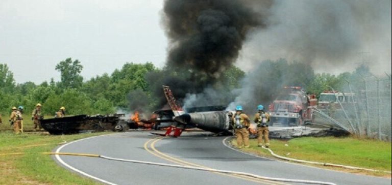 ABD’de küçük uçak düştü: 5 ölü