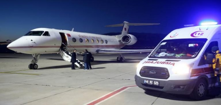 Cumhurbaşkanlığı uçağı depremzedeler için havalandı .