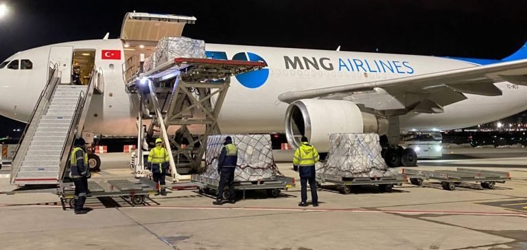 MNG Havayolları, 44 tır insani yardım malzemesini Malatya Havalimanı’na ulaştırdı