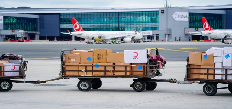 İstanbul Havalimanı depremin lojistik merkezi oldu