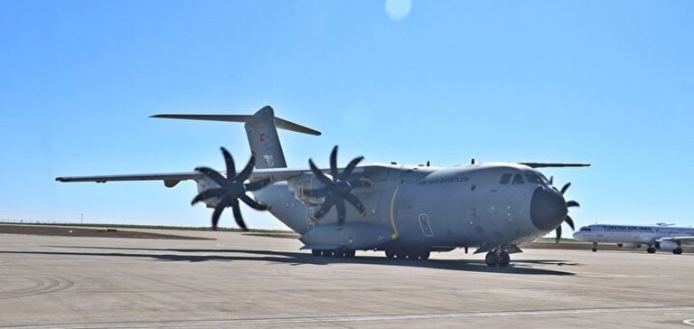 TSK’ya ait ilk insani yardım uçağı Hatay Havalimanına ulaştı