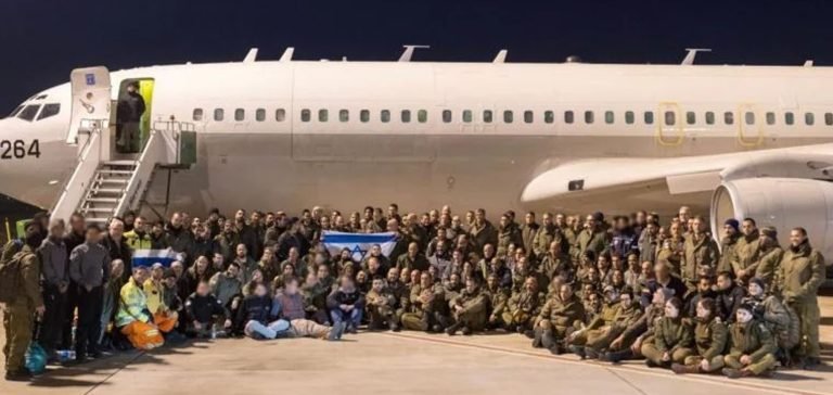 İsrailli yardım grupları, Türkiye’ye yardım ulaştırmak için uçak kiraladı