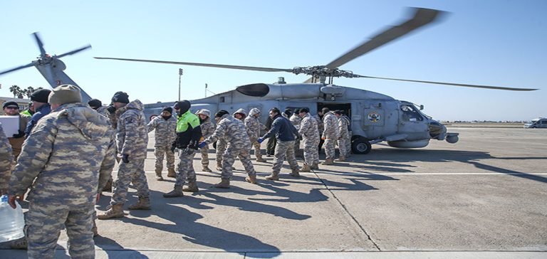 TSK helikopterleri deprem bölgelerine 1500 tondan fazla yardım malzemesi taşıdı