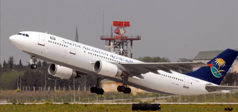 Suudi Arabistan Boeing’den 37 milyar dolarlık 121 uçak satın alacak