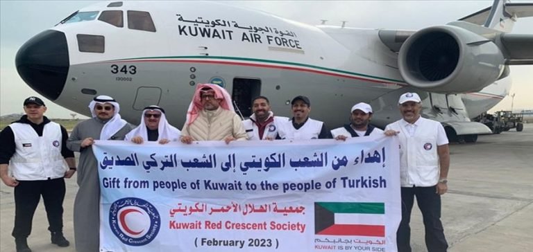 Kuveyt depremzedeler için 13’üncü yardım uçağını gönderdi