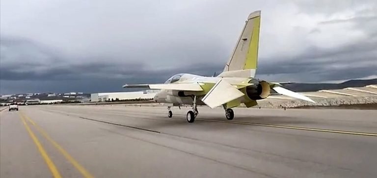 Milli Muharip Uçak’ın ardından HÜRJET de piste çıktı