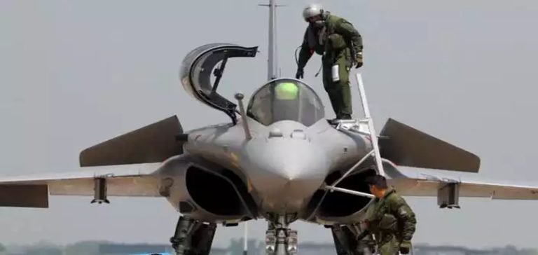 Paris ile Kiev, Ukraynalı savaş pilotlarının eğitimini görüşüyor