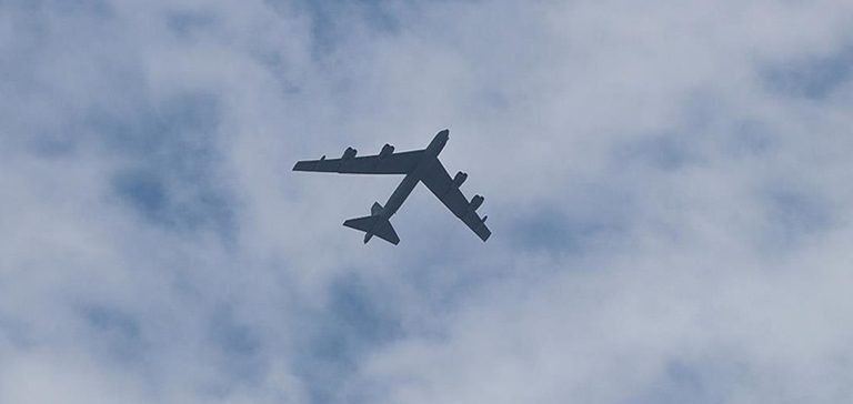 ABD bombardıman uçaklarının sınır ihlalini önlemek üzere Rus savaş uçağı havalandı