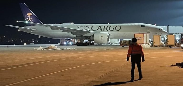 Suudi Arabistan’dan Türkiye ve Suriye’deki depremzedeler için 16. yardım uçağı