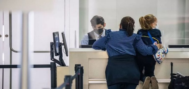 Havayollarına aile koltuk ücretlerini kaldırın baskısı