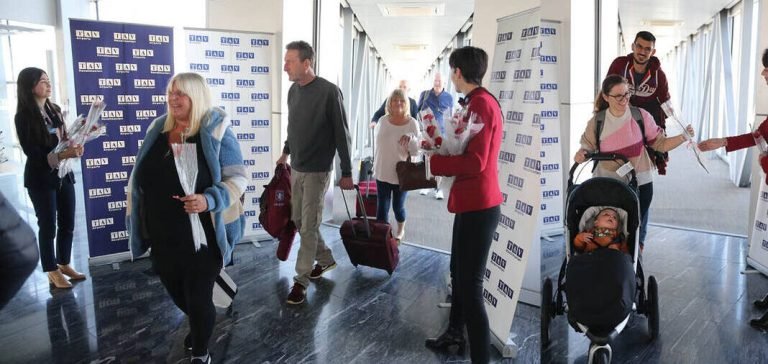 İngiltere’den sezonun ilk turist kafilesi Bodrum’a geldi