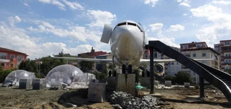 Pistten çıkan uçak pide salonu olmak için gün sayıyor