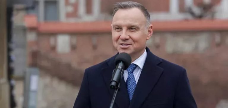 Polonya’da Smolensk uçak kazasında hayatını kaybedenler anıldı