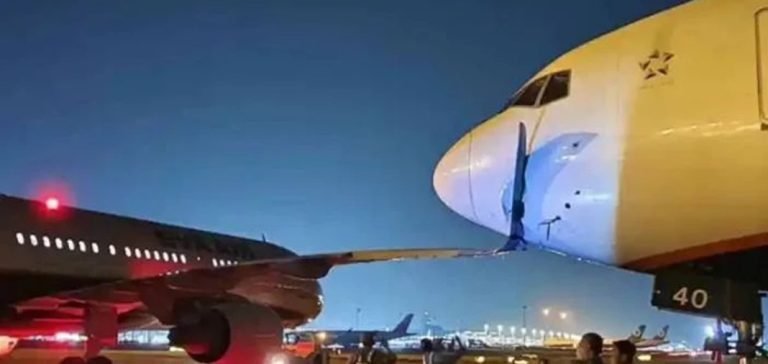 Uçak uçağın burnunu bıçak gibi kesti