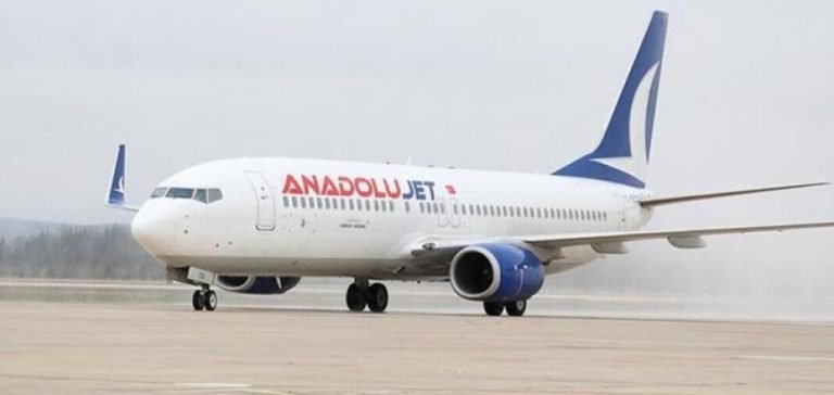 İnişe geçen uçak pisti pas geçti: Yolcular otobüsle taşındı