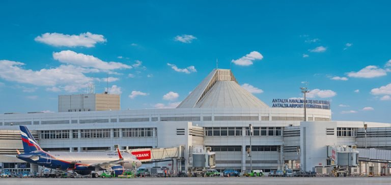 Antalya Havalimanı’na 140 milyon avro kredi