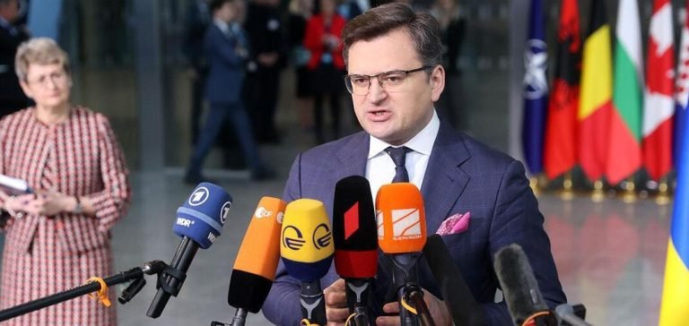 Kuleba, Ukrayna için F-16’ların Avrupa güvenliğine “en iyi yatırım” olacağını söyledi