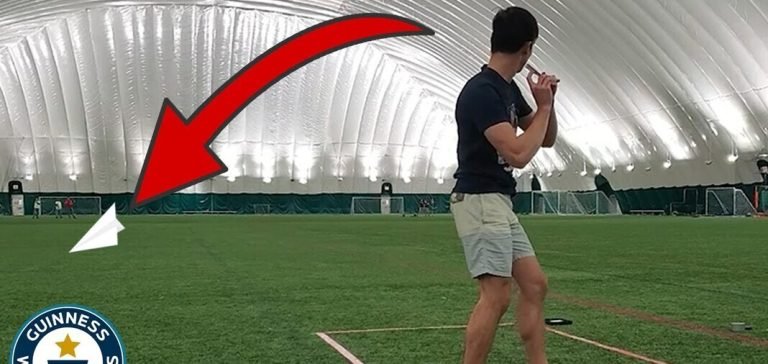 Boeing mühendislerinin yaptığı kağıt uçak dünya rekorunu kırdı