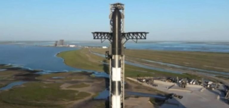 SpaceX’in en güçlü uzay roketi Starship’in fırlatma denemesi erteledi