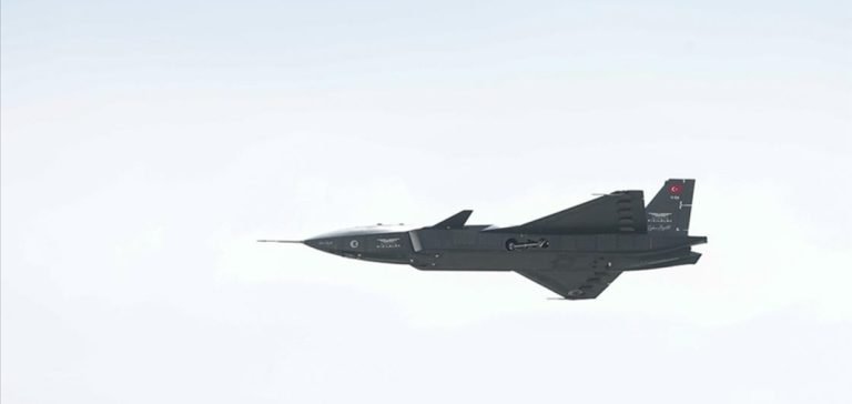 Bayraktar Kızılelma TEKNOFEST’e uçtu