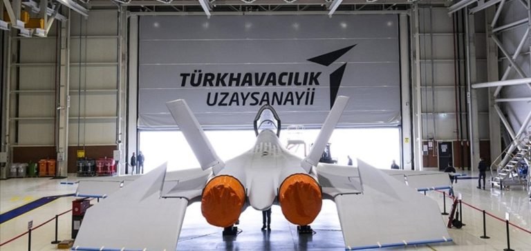 İlk uçuşa ilerleyen Milli Muharip Uçak sürprize hazırlanıyor