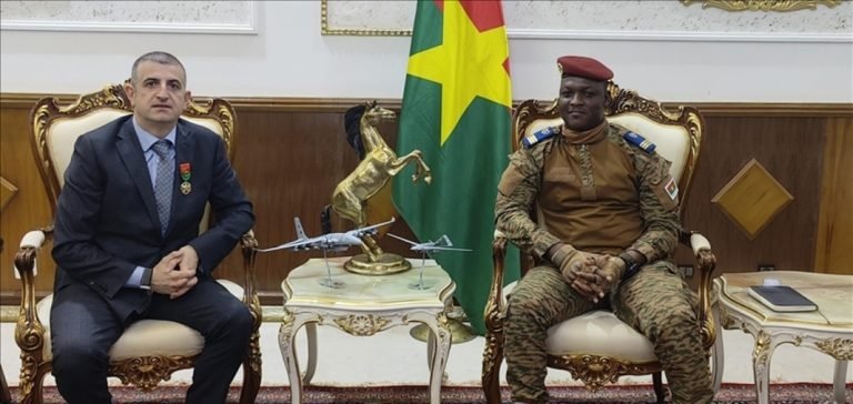 Baykar Genel Müdürü Haluk Bayraktar’a, Burkina Faso’da devlet nişanı verildi