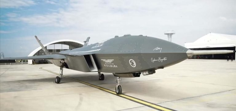 Bayraktar KIZILELMA, 8. uçuş testini başarıyla tamamladı