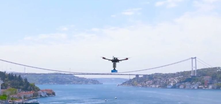 Drone ile kıtalararası kargo teslimatı yapıldı