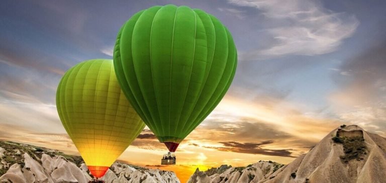 Kapadokya’da nisanda 30 binden fazla turist balon turuna katıldı