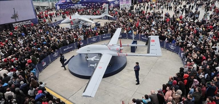 TEKNOFEST’te ilk kez sergilenen Bayraktar TB3’e yoğun ilgi