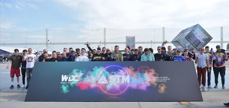 Dünyanın en iyi dron pilotları TEKNOFEST İstanbul’da yarıştı