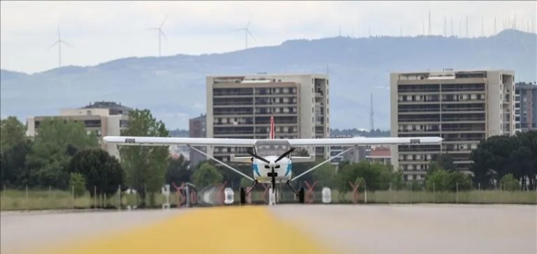 Türk havacılığının yeni uçağı Troy T200 ilk kez piste çıktı