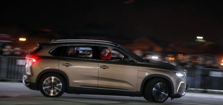 Türkiye’nin otomobili Togg, Bursa Yunuseli Havalimanı’nda hünerlerini sergiledi