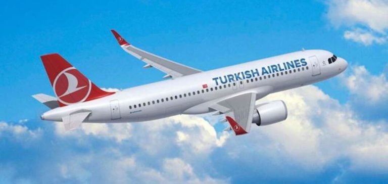 Siirt uçağı acil iniş yaparak Batman’a indi